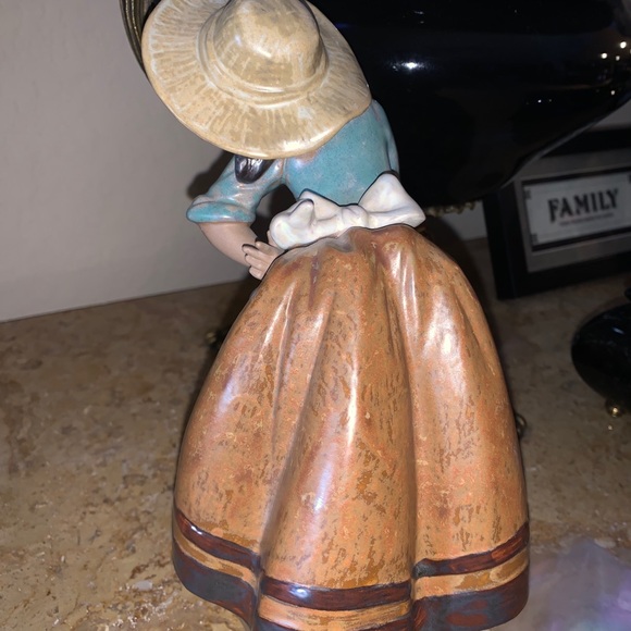 Lladro Laundry 🌹 - Picture 5 of 10